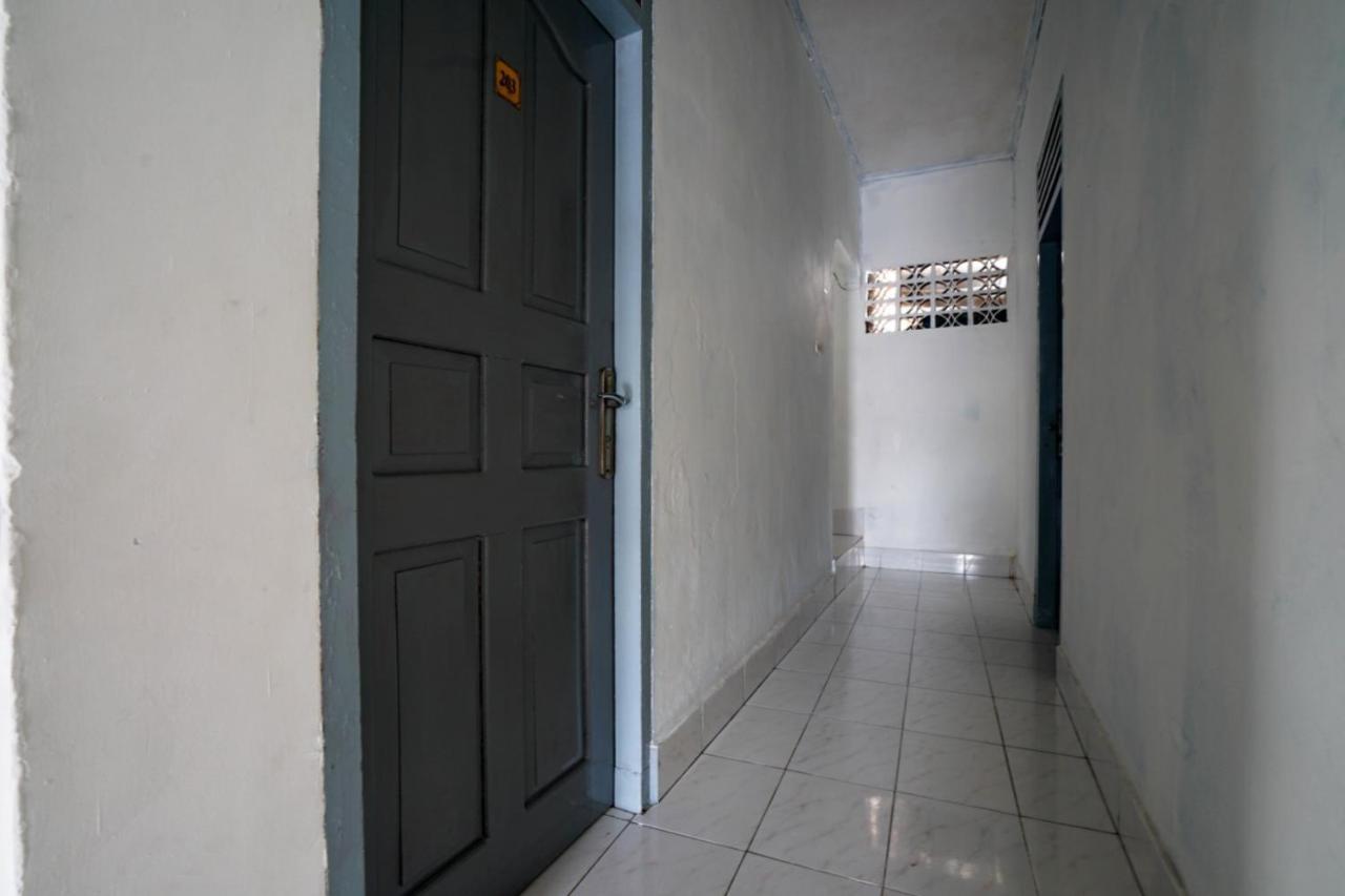 Oyo 2876 Hotel Idayu Palembang Exterior photo