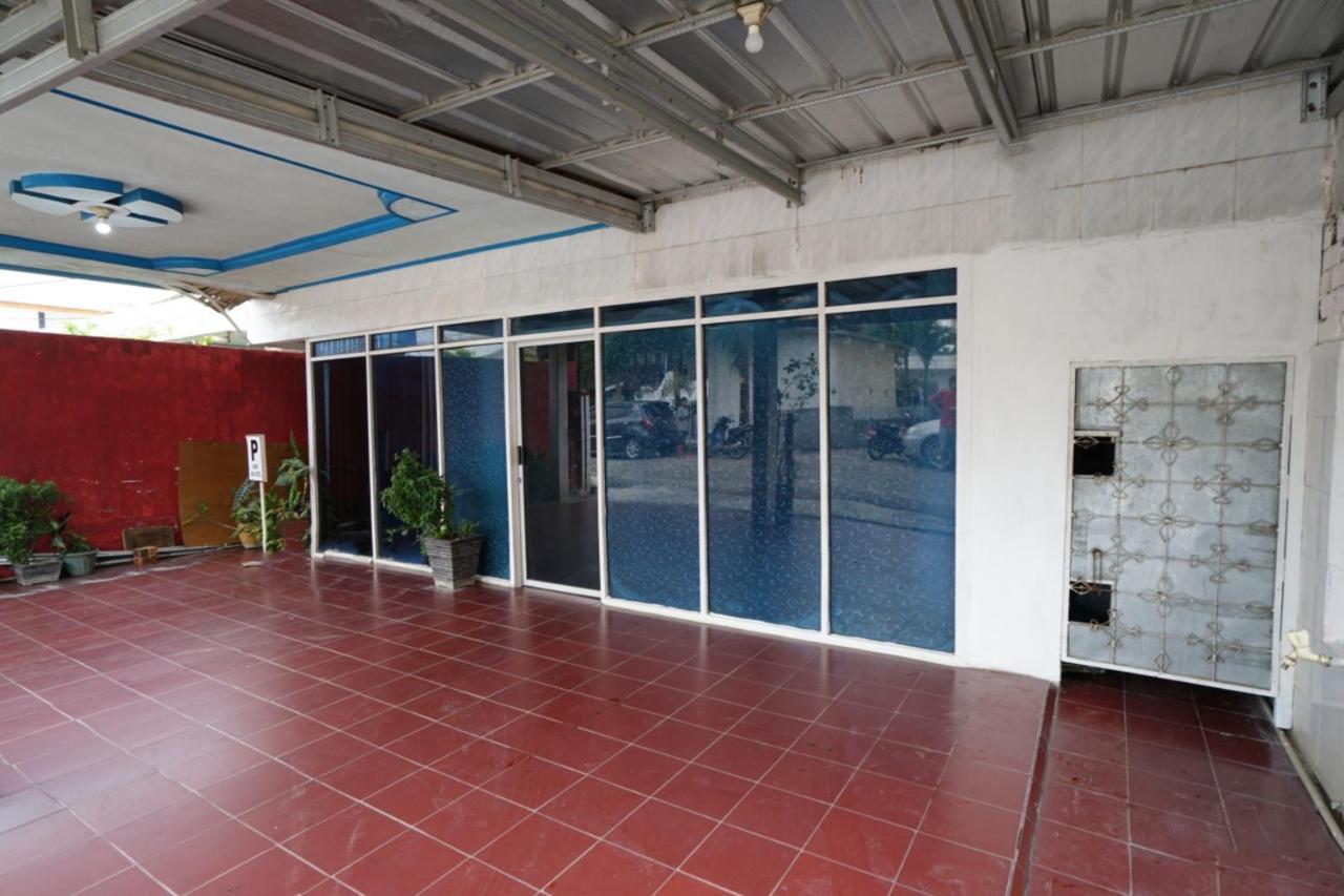 Oyo 2876 Hotel Idayu Palembang Exterior photo